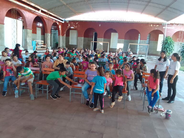 El lanzamiento oficial del programa Escuelas Abiertas en el departamento de San Pedro se realizó en la escuela Don Carlos Antonio López de Santaní
