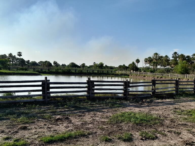 Los tajamares de las estancias de nuevo comienzan a acumular agua, tras las lluvias que se registran en la zona.