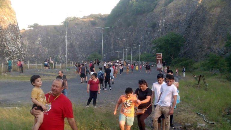 Este fin de semana largo será ideal para pasar en familia en el cerro Ñemby y disfrutar de la naturaleza.