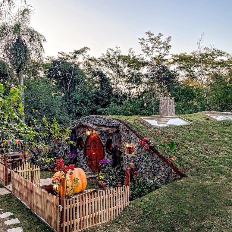 La Hobbit Roga está en la Hacienda L&M en La Colmena Paraguarí.