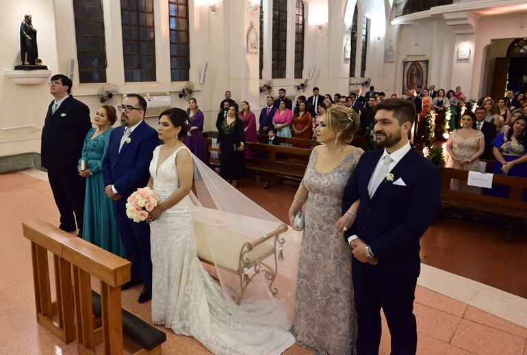 Los novios y padrinos.