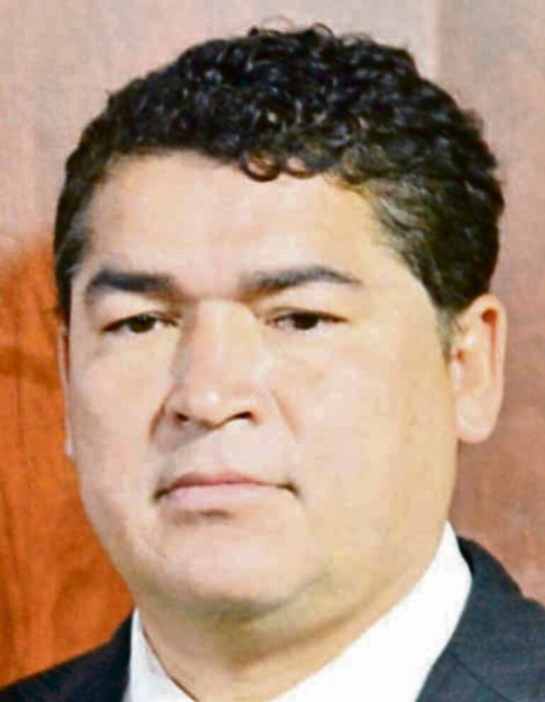 Ricardo Núñez (ANR, cartista),  hermano de Bachi, asumió la presidencia entre 2011 y 2016.