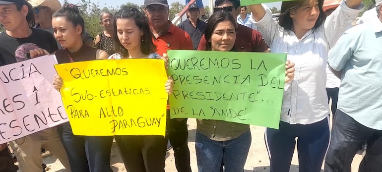 Las manifestaciones contra la ande se da de forma permanente en el Alto Paraguay, aun asi no mejoran los servicios.