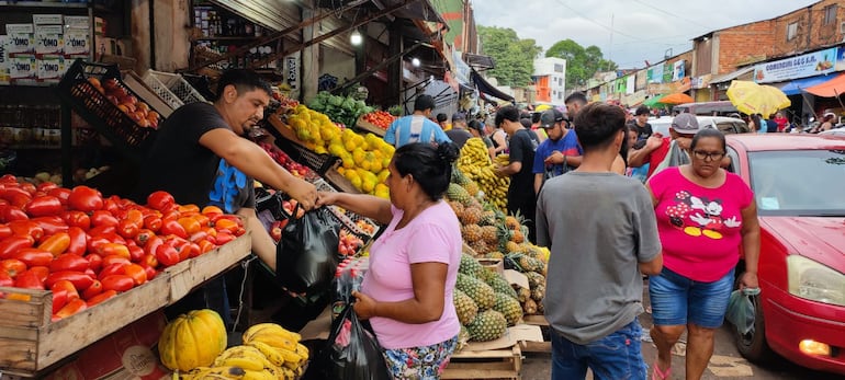 Un intenso movimiento de compras se registró esta mañana en el Mercado de Abasto de Ciudad del Este.