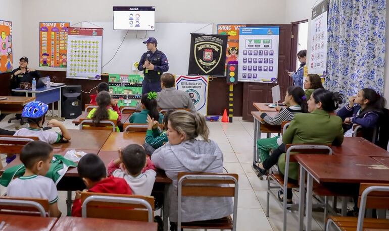 Las actividad de educación vial se llevó a cabo con participación de alumnos del nivel básico.