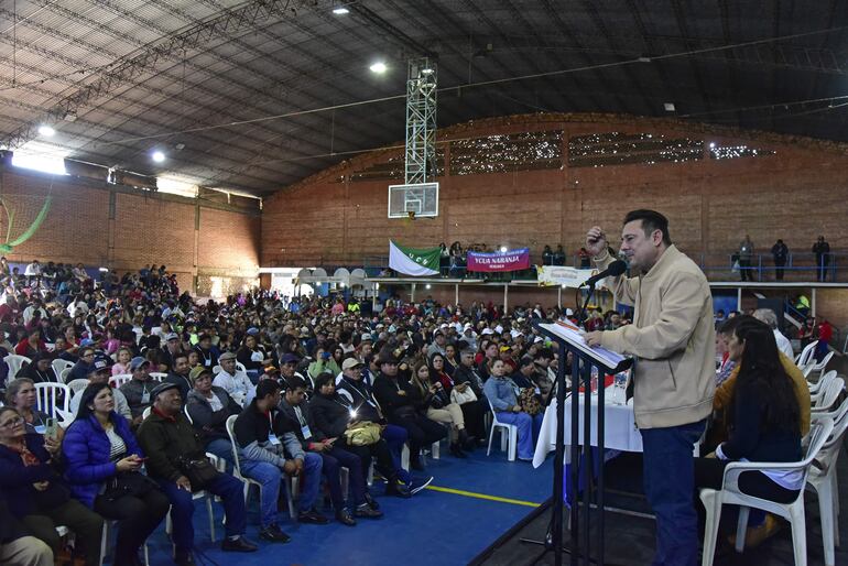 El diputado Enrique Buzarquis brindó un discurso en el congreso de la multisectorial.