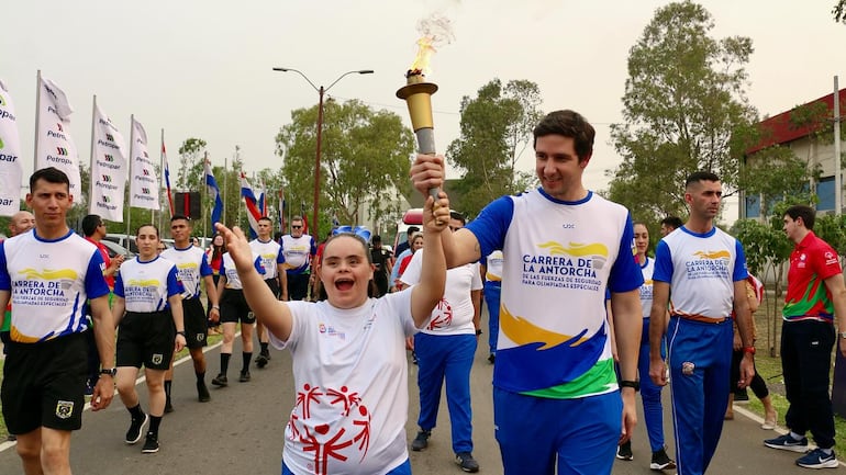 La llama de la esperanza, un símbolo de la unión y la inclusión en Asu2024.