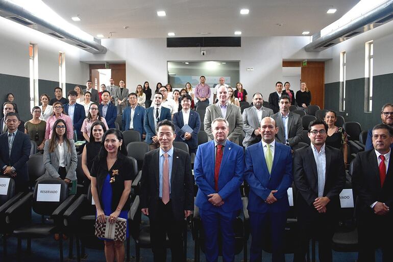 Participantes en la presentación del Instituto Global para el Crecimiento Verde (GGGI - Global Green Growth Institute) Paraguay. (gentileza).