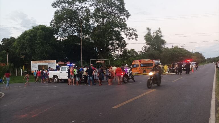 Tras choque entre motociclistas uno de ellos falleció.