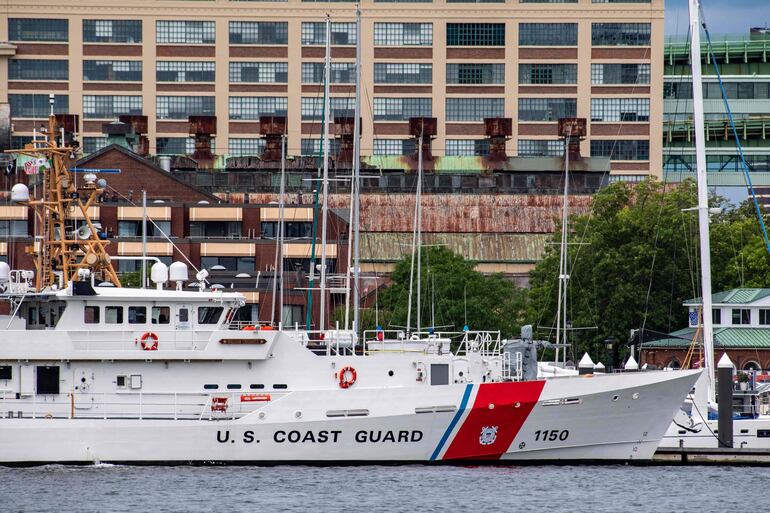 La Guardia Costera de Estados Unidos inició este lunes la búsqueda de un submarino que ha desaparecido mientras transportaba a un grupo de turistas al fondo del océano para ver los restos del Titanic.