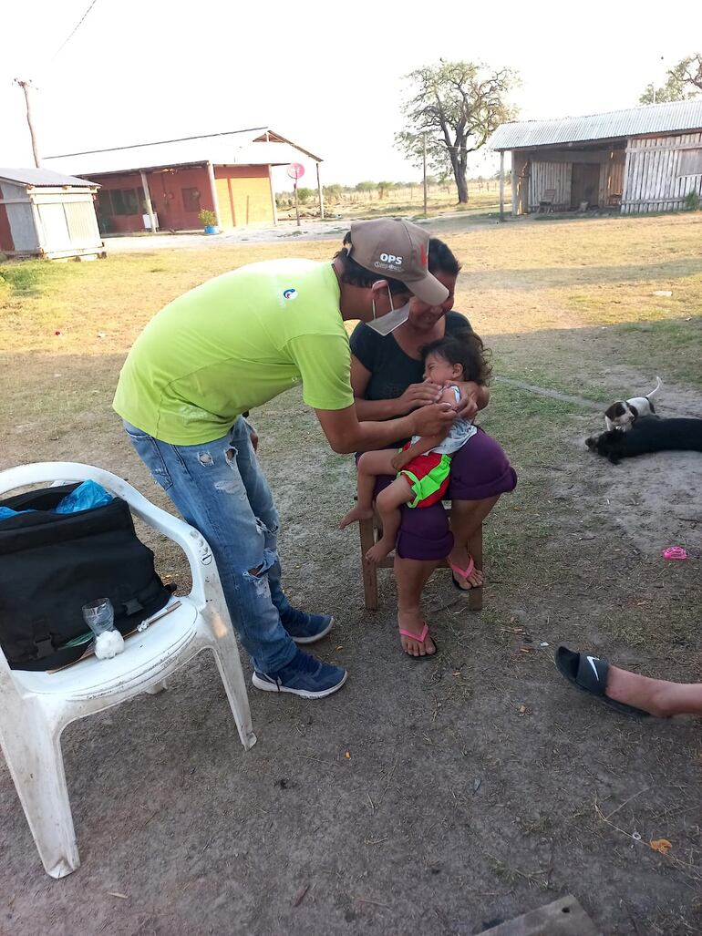 El enfermero llegaba a bordo de su motocicleta inclusive hasta las comunidades indígenas del distrito.