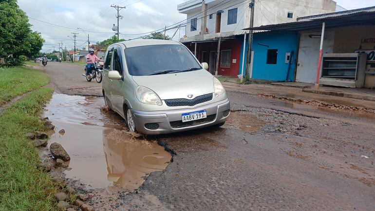 Situación calamitosa de las calles y avenidas de Coronel Oviedo.