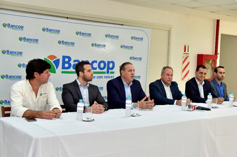 Presentación del remate que organizan Bancop y El Rodeo SA.