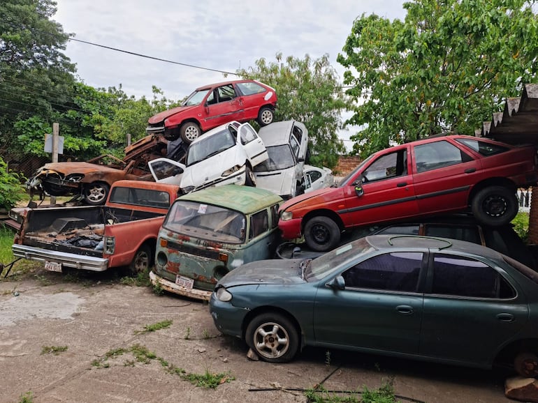 Concejales reiterarán a Nenecho el pedido para sacar los vehículos abandonados de la calle