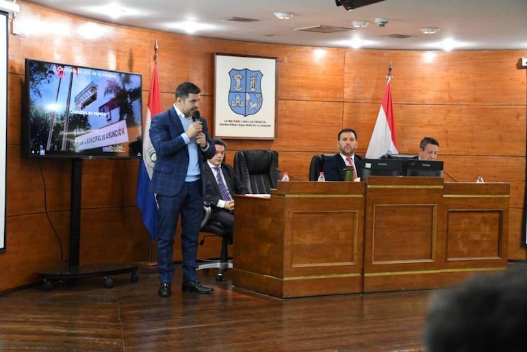 El intendente Óscar "Nenecho" Rodríguez (ANR) está pidiendo a la Junta Municipal de Asunción su aval para realizar un nuevo préstamo.
