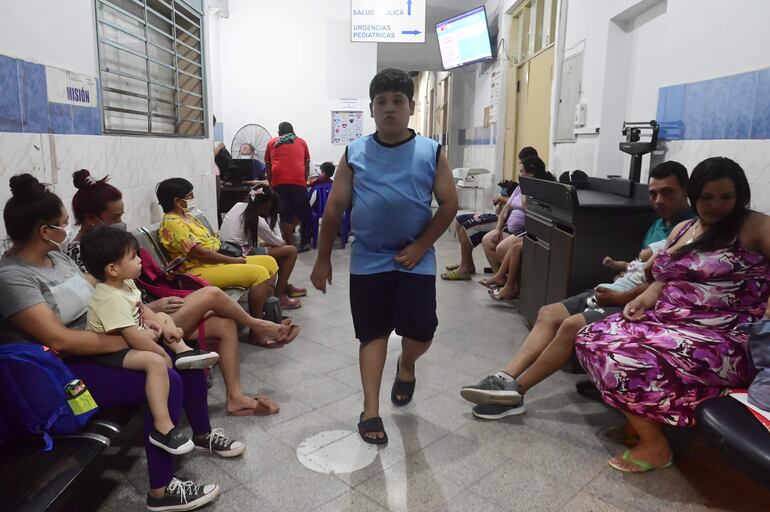 En el Hospital Barrio Obrero, se están atendiendo alrededor de 70 personas por día en horario nocturno. 