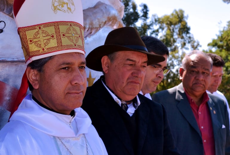 Eulalio "Lalo" Gómes (c), diputado fallecido en un allanamiento a su casa en Pedro Juan Caballero.