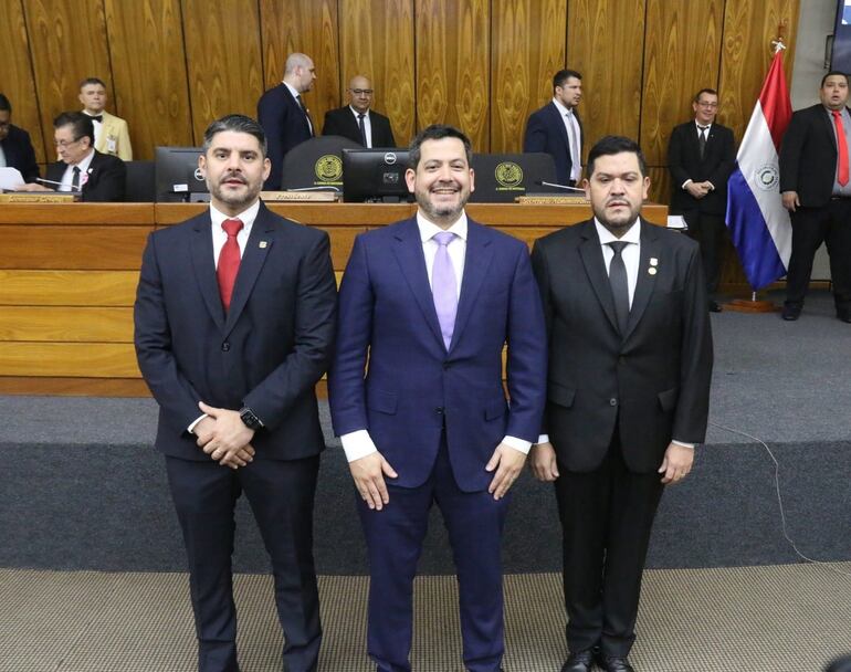 El intendente Óscar Rodríguez, el diputado Raúl Latorre y el diputado suplente Julio González.