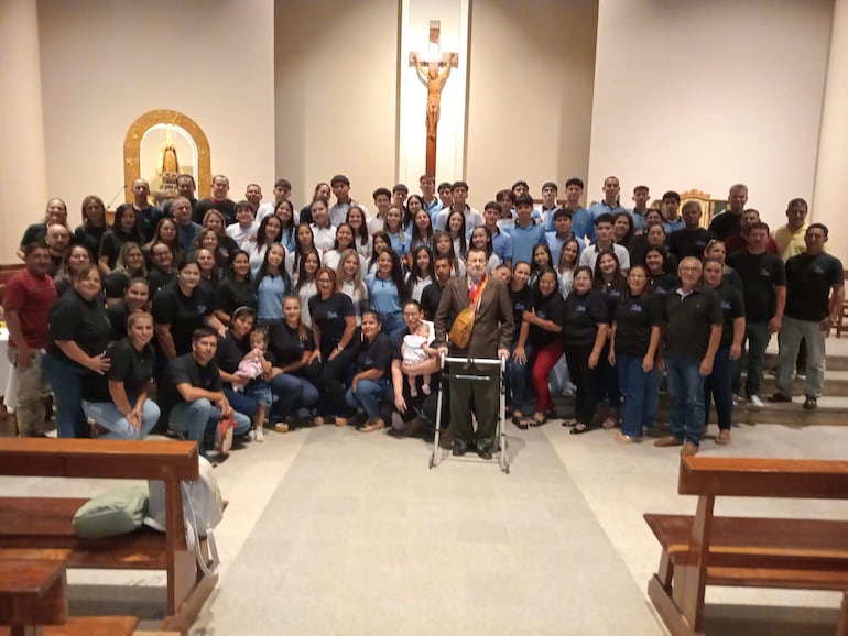 Padres de familia, docentes y alumnos participaron en la misa celebrada en la Catedral Inmaculada Concepción de María de Carapeguá.