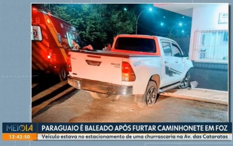 La camioneta fue a embestir contra la caseta de un condominio.