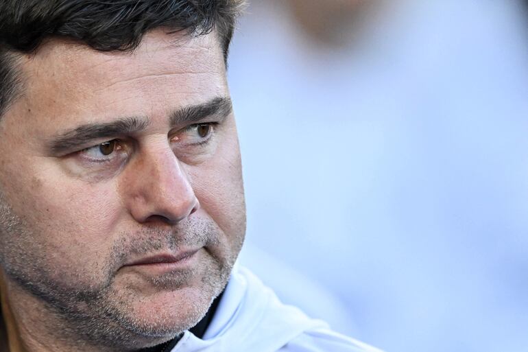 El argentino Mauricio Pochettino dejó el Chelsea de mutuo acuerdo con el club inglés.