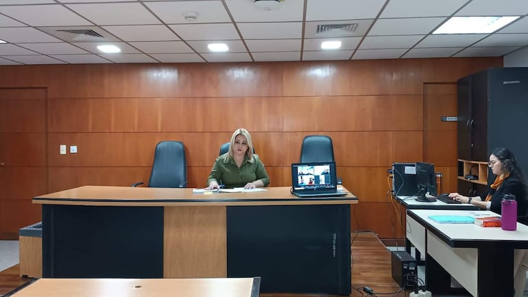 La jueza Rosarito Montanía llevó adelante la audiencia preliminar, de la cual los acusados participaron vía telemática-