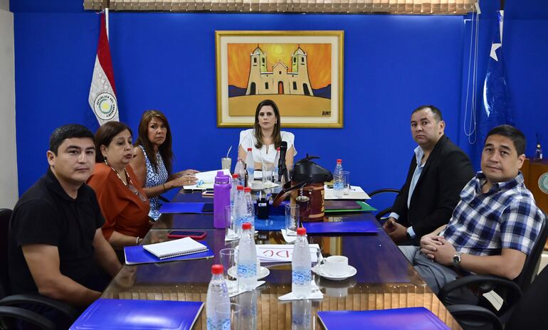 Reunión de senadores opositores de la oposición. Estaba todavía Kattya González como senadora en esta foto de archivo.