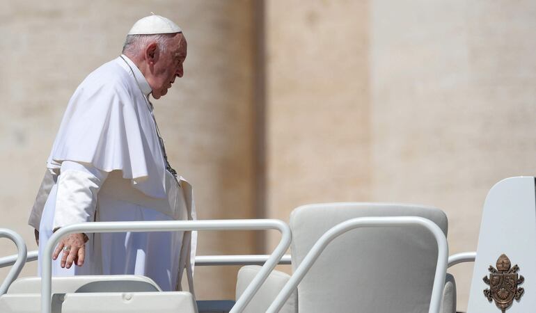 El papa Francisco se recupera favorablemente luego de la cirugía a la que fue sometido de urgencia. (EFE)