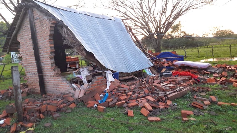 El bombero Alejandro Buzó emitió una serie de recomendaciones sobre cómo protegerse ante la ocurrencia de fenómenos de tiempo severo.