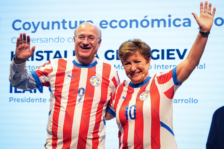 El presidente del BID, Ilan Goldfajn; y la directora gerente del FMI, Kristalina Georgieva, durante su visita a Paraguay.