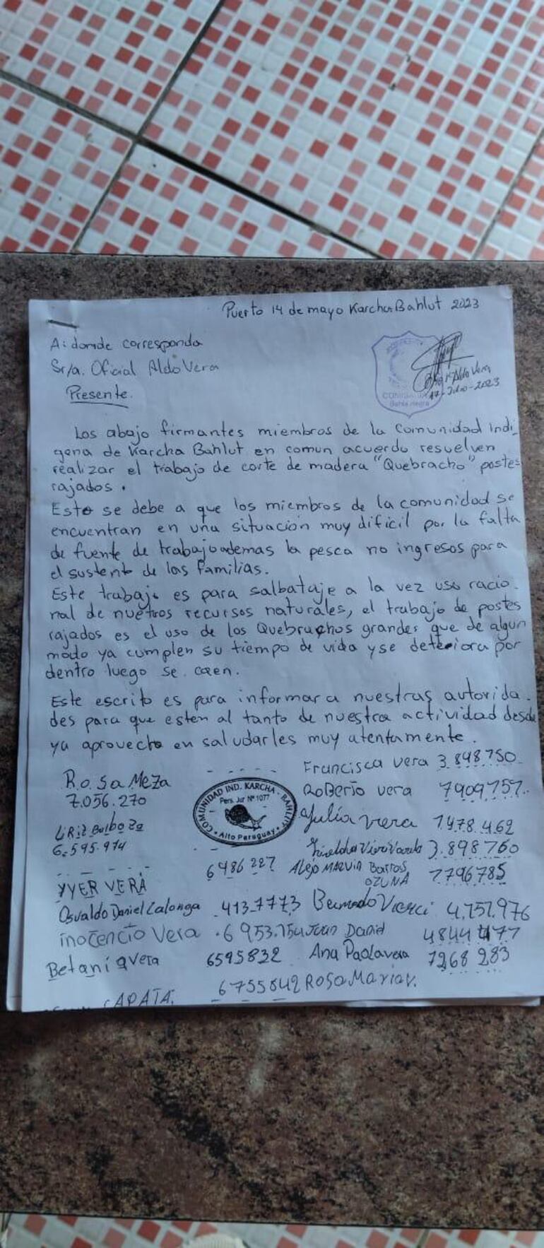 Documento en el que la comunidad disidente notifica a la Policía Nacional que para tener sustento decidieron cortar madera. (gentileza de la Fiscalía).