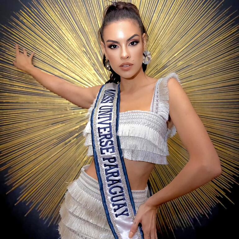 Elicena Andrada Orrego representa a Paraguay en Miss Universo.