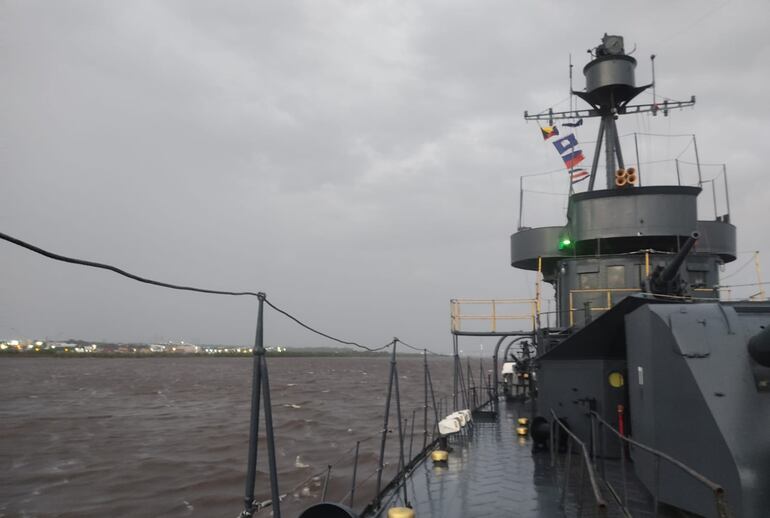 El Cañonero Paraguay zarpó bien temprano este domingo desde el Puerto Sajonia de Asunción con destino a Puerto Rosario en San Pedro.