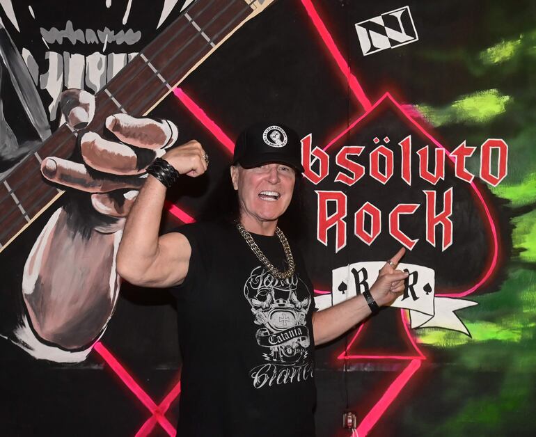 Dave Evans ofreció una conferencia de prensa el pasado jueves en Absoluto Rock de cara a su show de esta noche.