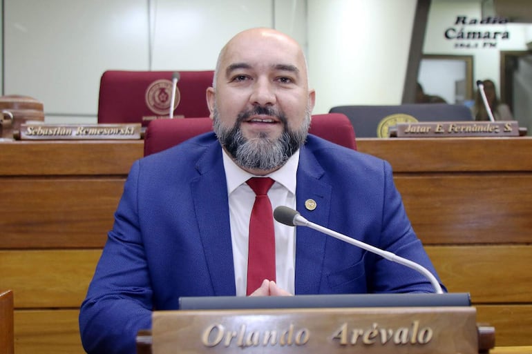 Fotografía sin fecha cedida por la Cámara de Diputados de Paraguay del diputado del gobernante Partido Colorado Orlando Arévalo, en el Palacio Legislativo en Asunción (Paraguay).