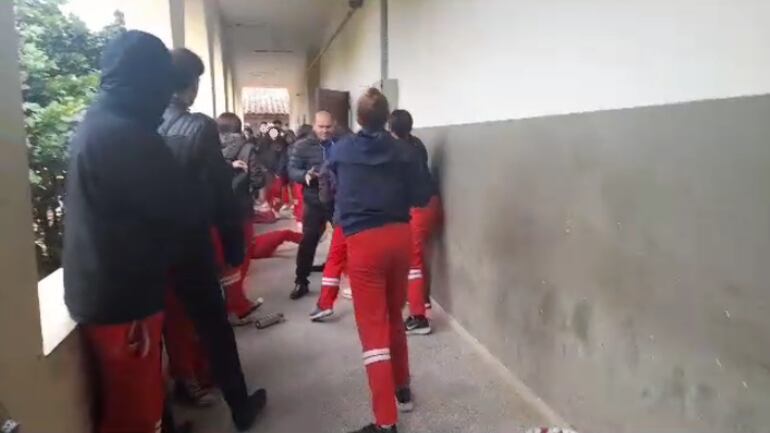 Docentes denuncian peleas entre alumnos y amenazas por parte de los mismos en el Colegio Nacional de la Capital (CNC).