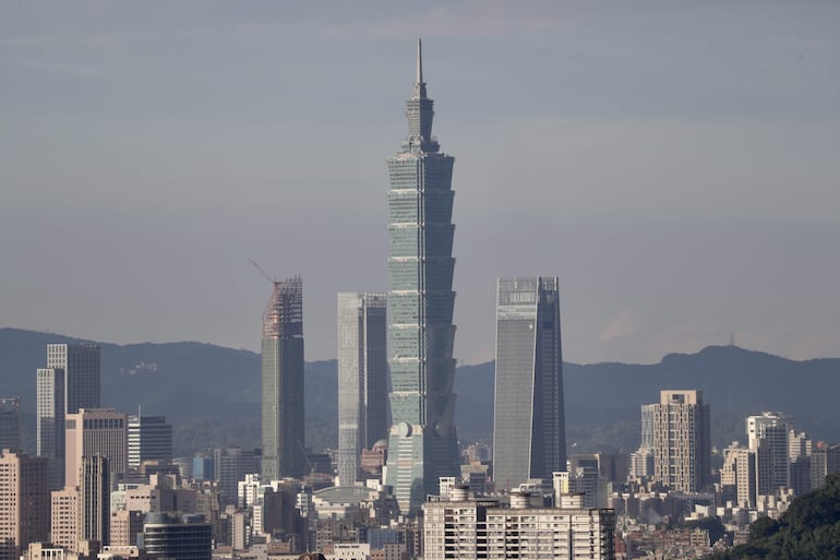 Rascacielos en Taipei, Taiwan. Entre ellos se destaca el Taipei 101, uno de los más altos del mundo.