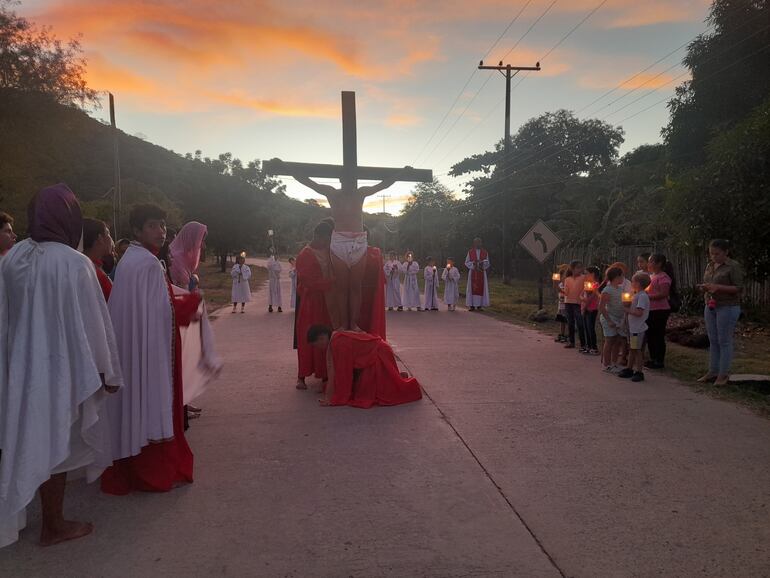 Pasión y muerte de Jesús, durante la celebración del viacrucis este viernes.