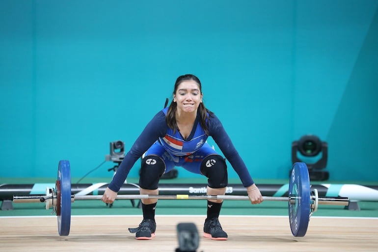 La atleta Johanna Monserrath Prieto Recalde (23 años) quedó fuera de competencia en levantamiento de pesas, categoría 71 kilos.