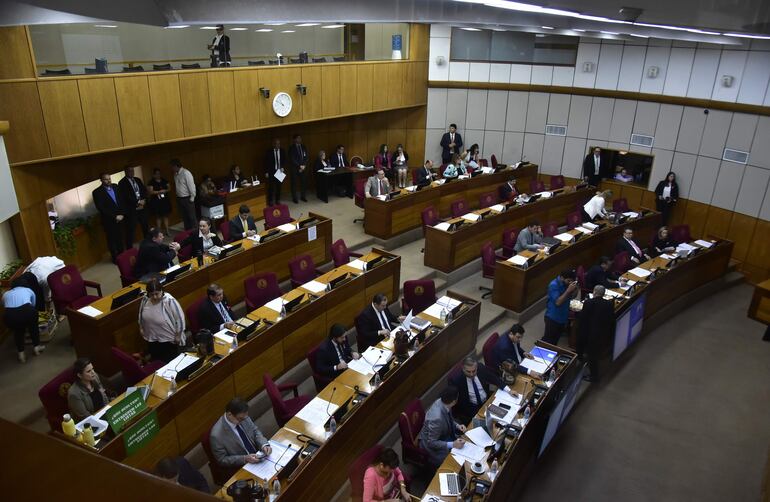 El proyecto de ley de medidas extraordinarias fue aprobado en la sesión de la Cámara de Senadores del miércoles 11.