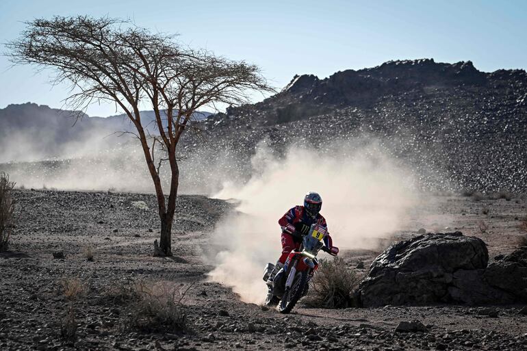 Luego de ocho intentos en Motos, Ricky Brabec (Team Honda) va camino al triunfo.