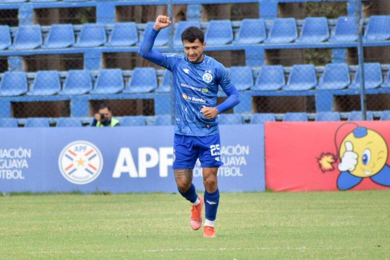 Celebración de Nelson Gabriel Sanabria López (29 años), autor del gol del triunfo “danzarín”. (Foto: APF)