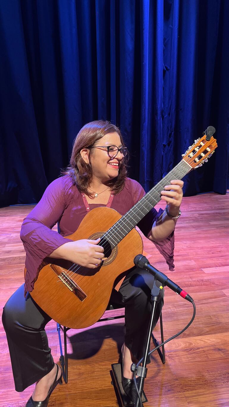 Tania Ramos, guitarrista