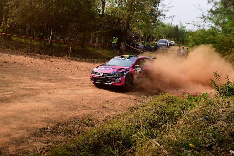 El boliviano Marco Bulacia, con el VW Polo GTI R5, terminó la etapa 1 del Rally del Paraguay en la segunda posición, a solo 16 segundos de Ale Galanti.