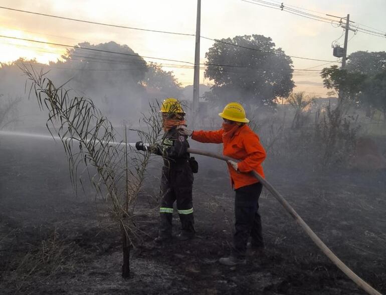 Ante el aumento de incendios el Capitán de bomberos Ray Mendoza pide tomar conciencia.