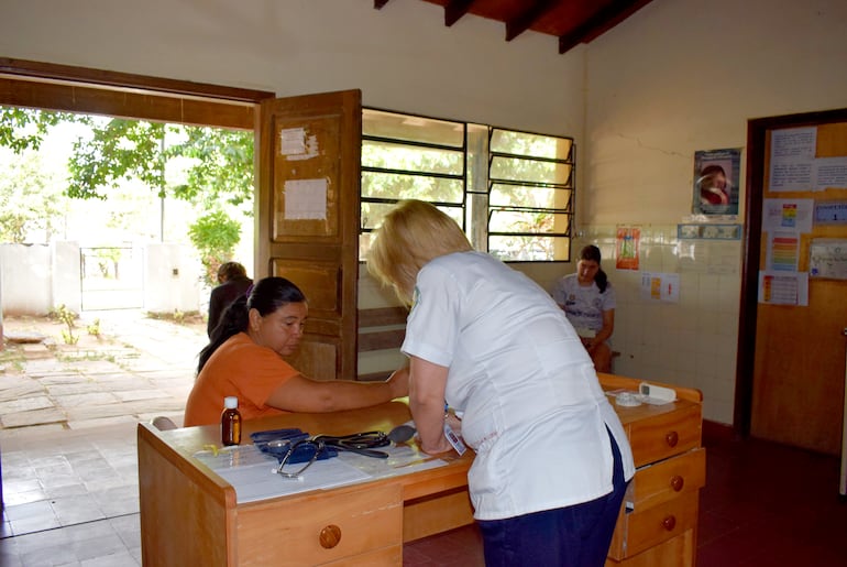 La escasez de medicamentos e insumos hospitalarios también afecta al Centro de Salud de Escobar.