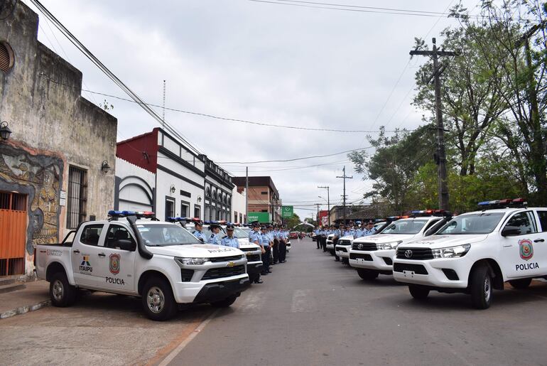 Diez patrulleras que esta mañana fueron entregadas a las Comisarías del Departamento de Paraguarí.