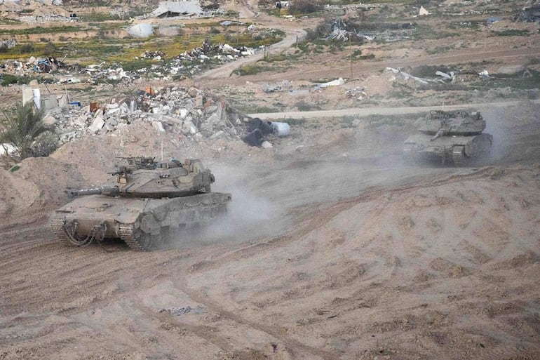 Tanques israelíes en la Franja de Gaza.