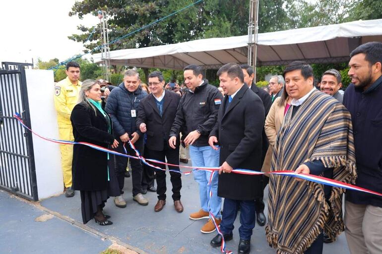 La municipalidad de San Antonio entregó obra al MSP y BS Para el futuro hospital materno infantil. Tuvo una inversión de más G. 2 mil millones de los recursos genuinos.