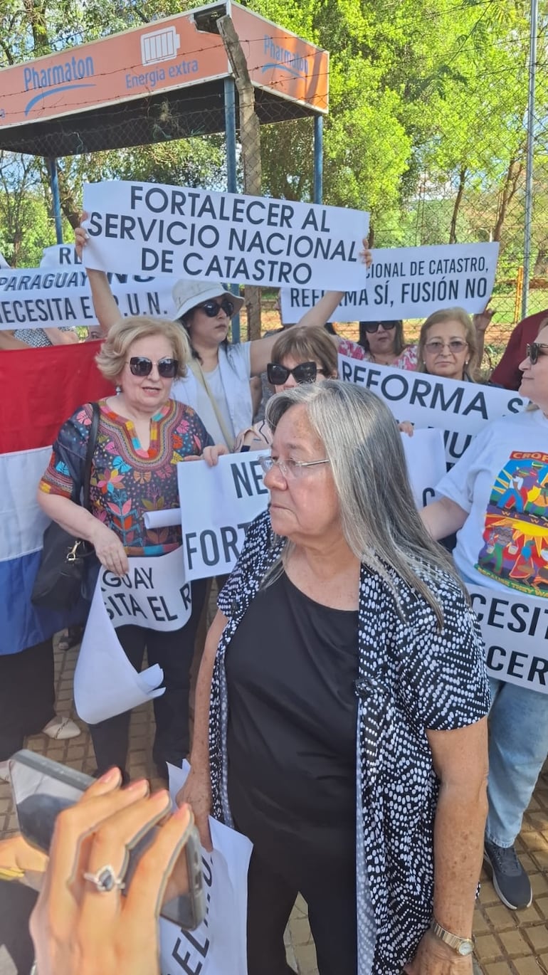 Marta Brun, escribana en la protesta.